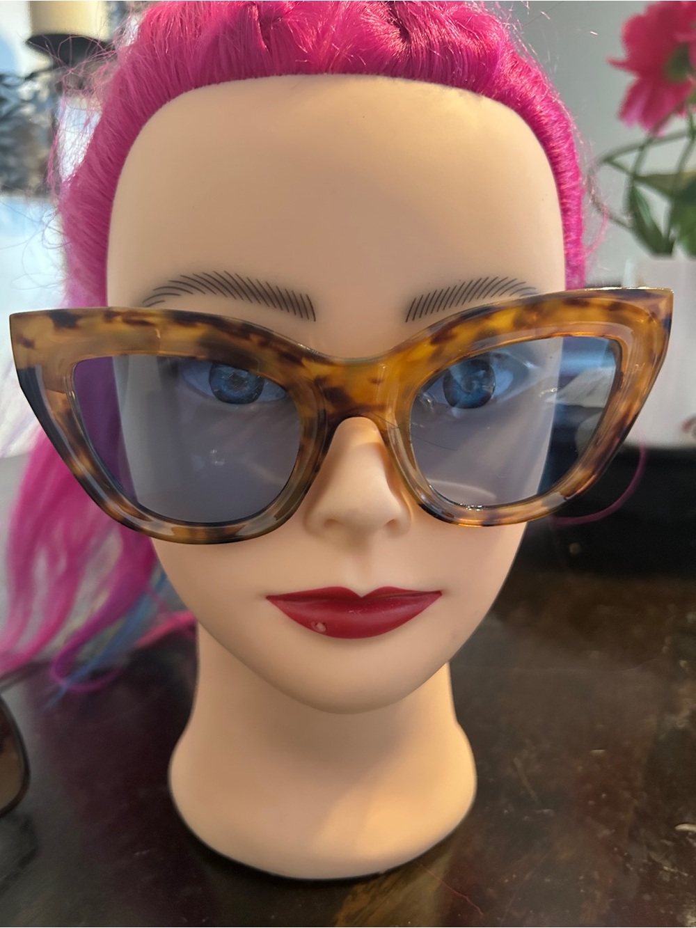 Tortoiseshell Cat-Eye Sunglasses - Brown Frame